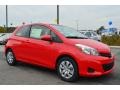 Absolutely Red - Yaris L 3 Door Photo No. 3