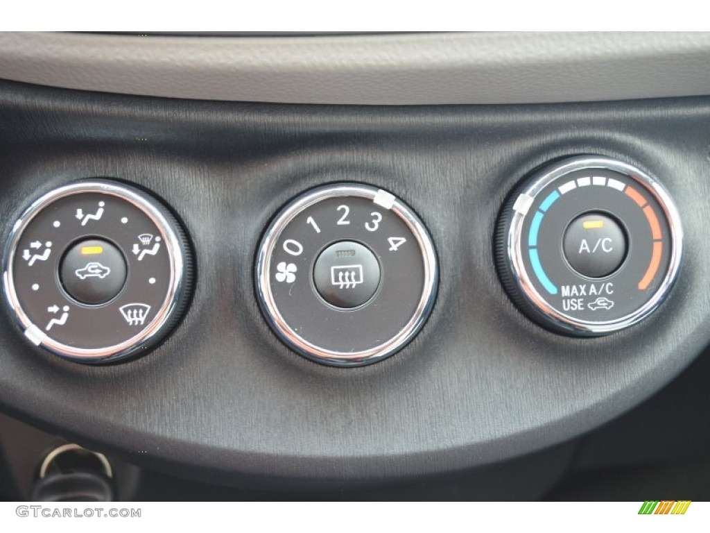 2014 Toyota Yaris L 3 Door Controls Photo #87430730