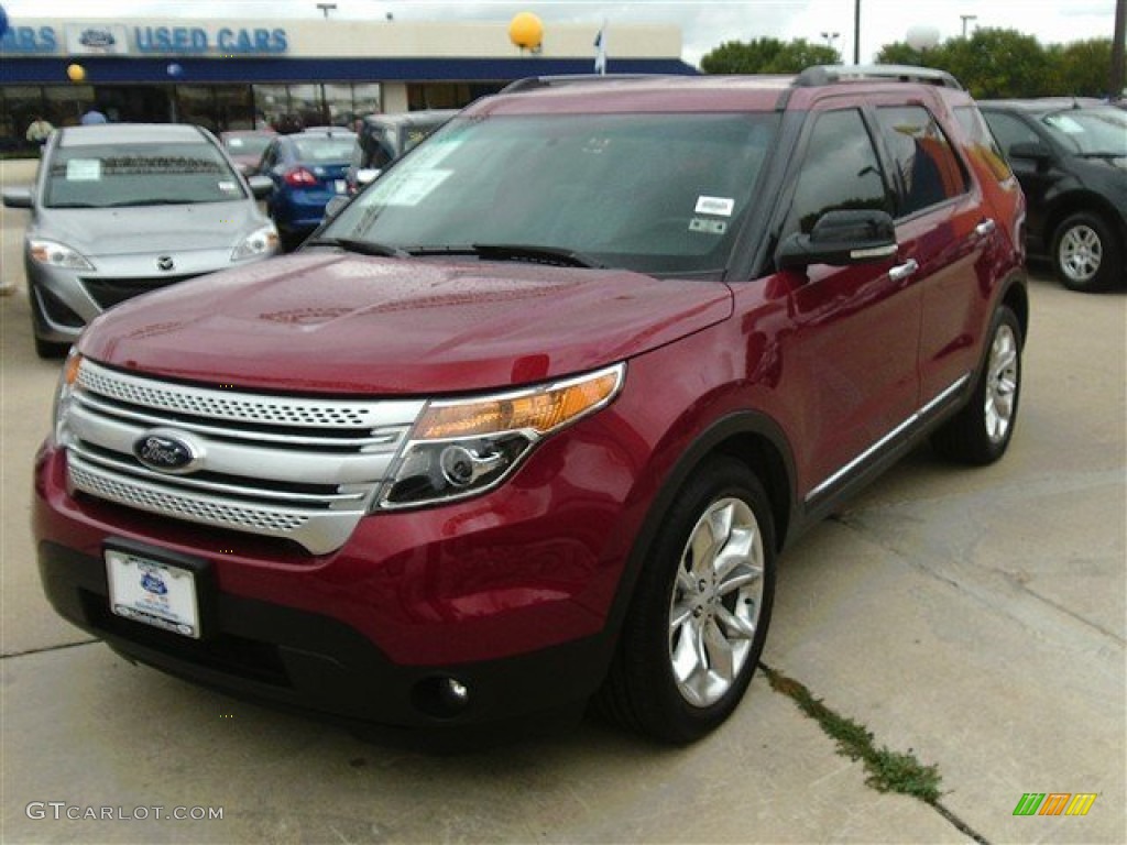 2013 Explorer XLT - Ruby Red Metallic / Medium Light Stone photo #2
