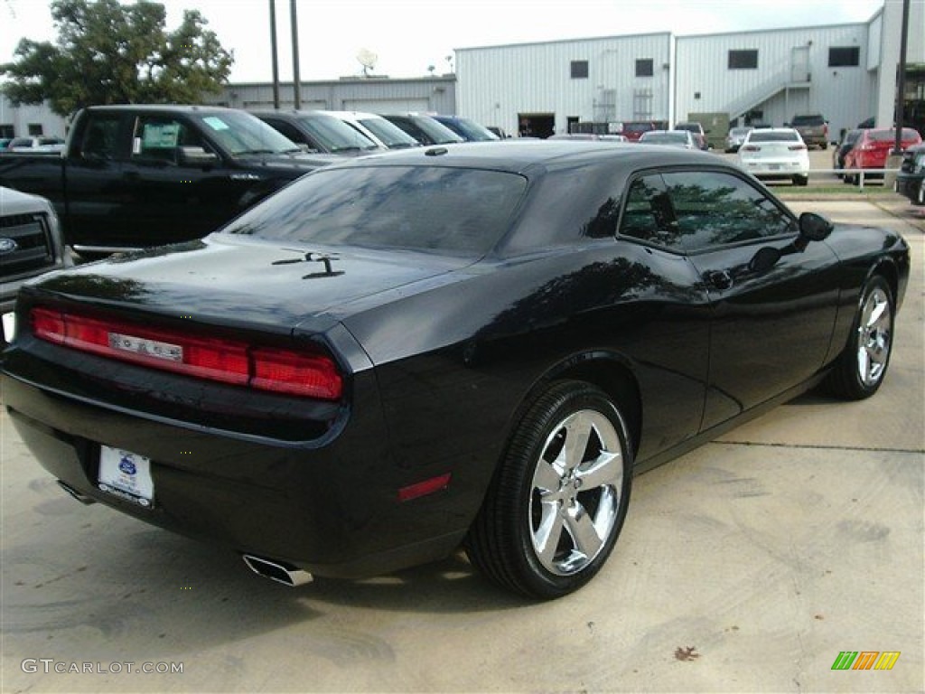 2011 Challenger SE - Deep Water Blue Pearl / Dark Slate Gray photo #4