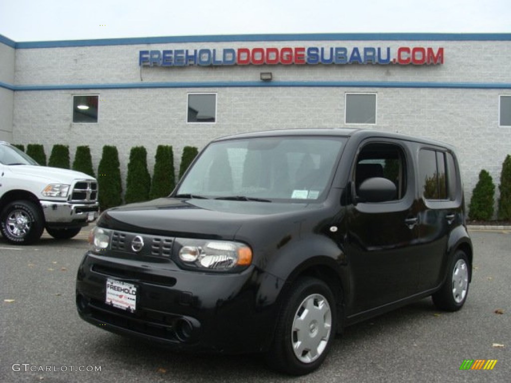 Super Black Nissan Cube