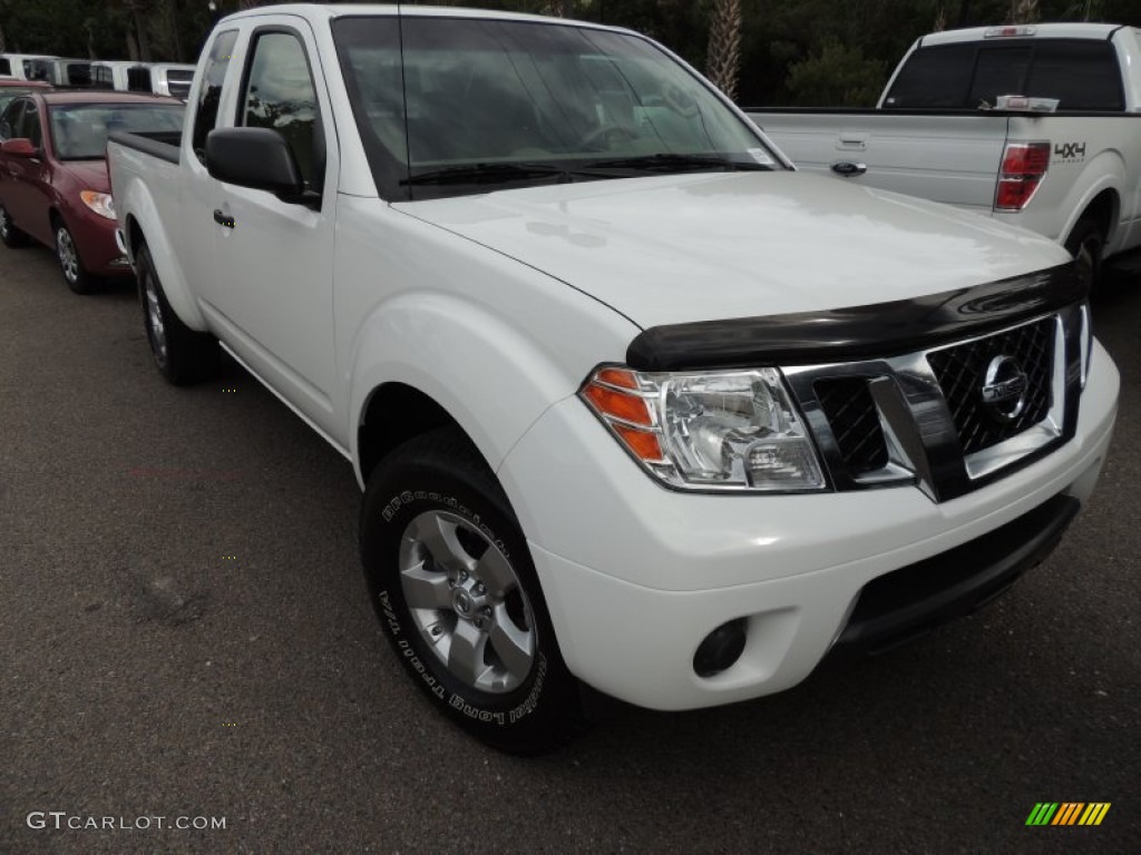 2012 Frontier SV King Cab - Avalanche White / Beige photo #1