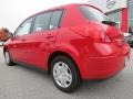 Red Alert - Versa 1.8 S Hatchback Photo No. 3