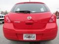 Red Alert - Versa 1.8 S Hatchback Photo No. 4