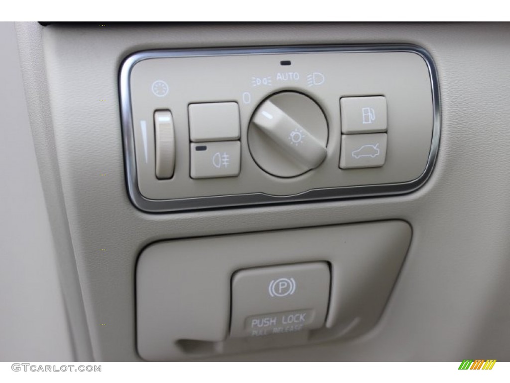 2014 Volvo XC60 T6 AWD Controls Photo #87442991