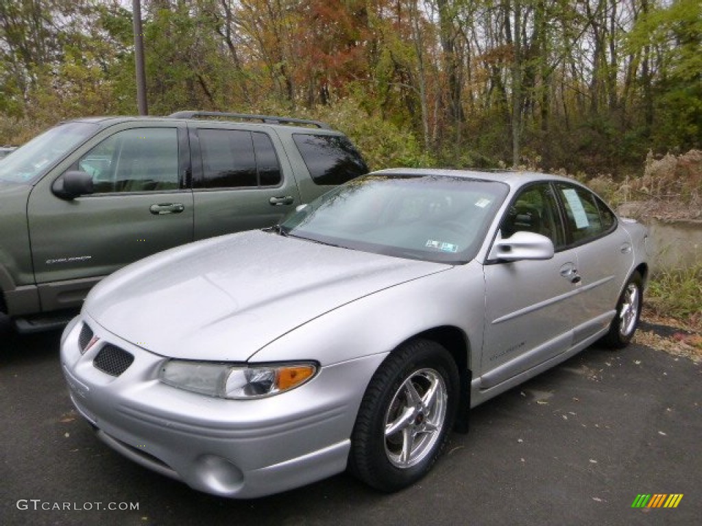 2002 Grand Prix GT Sedan - Galaxy Silver Metallic / Graphite photo #1