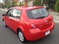 Red Alert - Versa 1.8 S Hatchback Photo No. 5