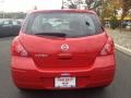 Red Alert - Versa 1.8 S Hatchback Photo No. 6