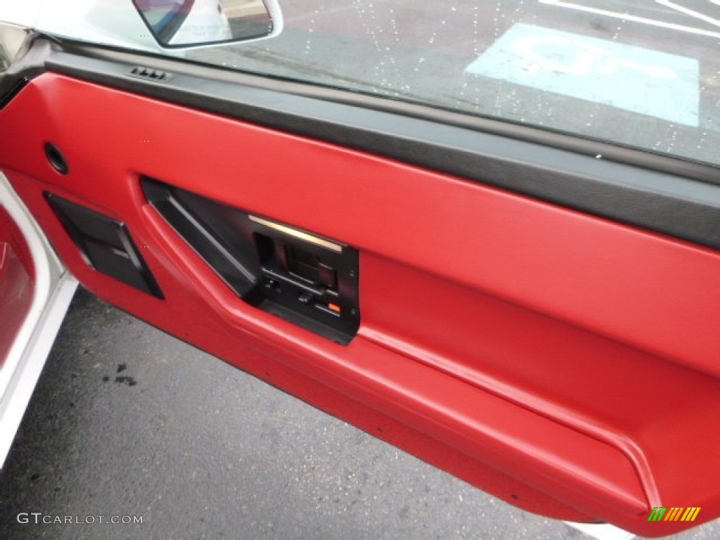 1989 Chevrolet Corvette Coupe Red Door Panel Photo #87451948