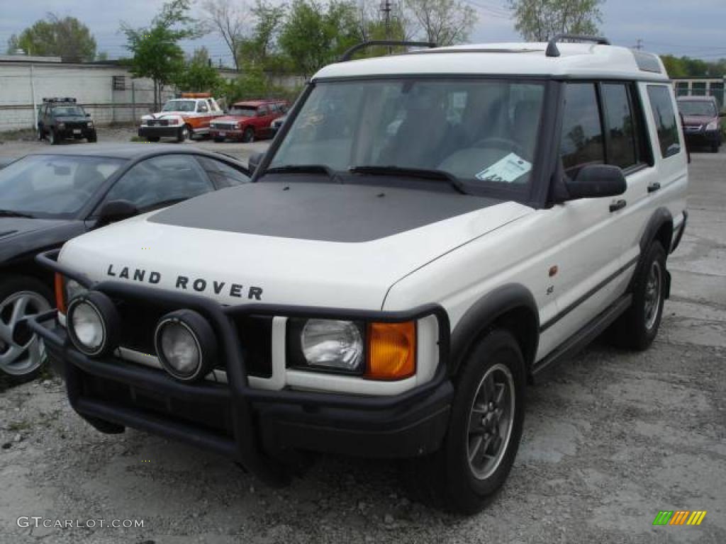 Chawton White Land Rover Discovery II