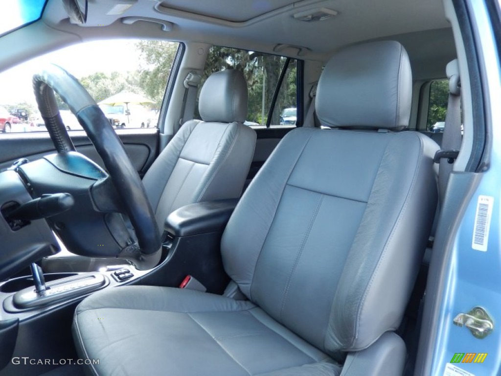 2004 Isuzu Axiom XS Front Seat Photo #87452983