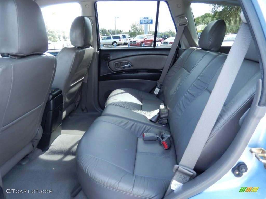 Gray Interior 2004 Isuzu Axiom XS Photo #87453008