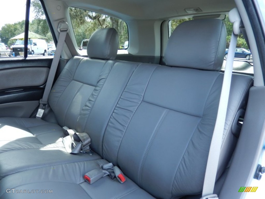 2004 Isuzu Axiom XS Rear Seat Photos