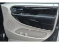Dark Charcoal Pearl - Grand Caravan SXT Photo No. 21
