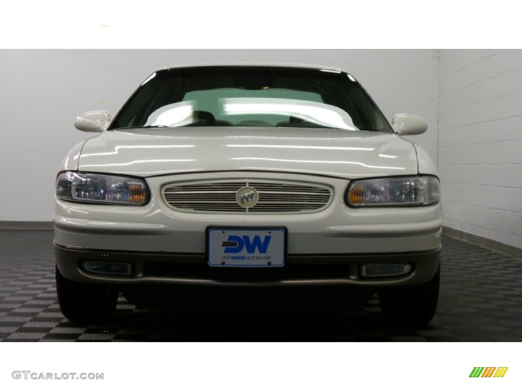 2003 Regal LS - White / Taupe photo #3