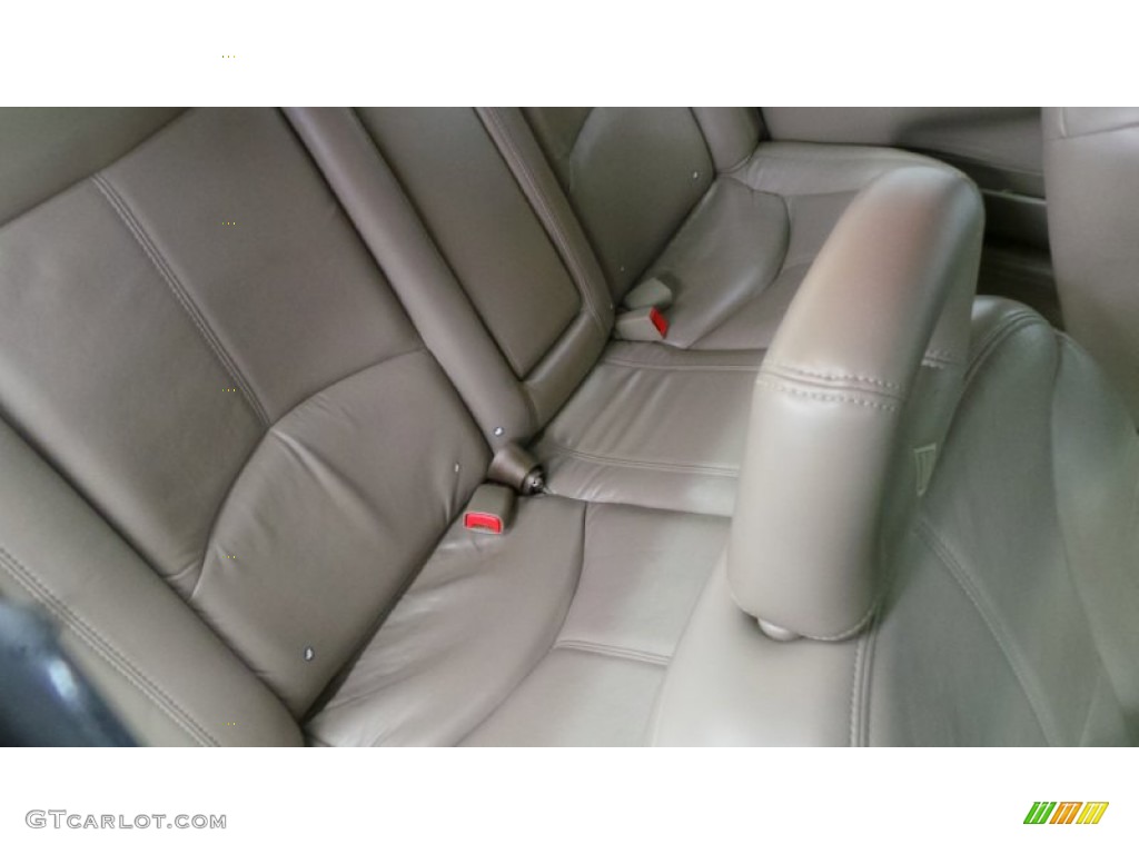 2003 Regal LS - White / Taupe photo #8