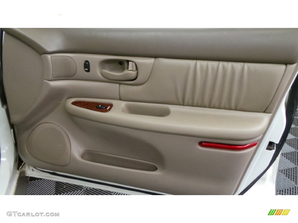 2003 Regal LS - White / Taupe photo #15