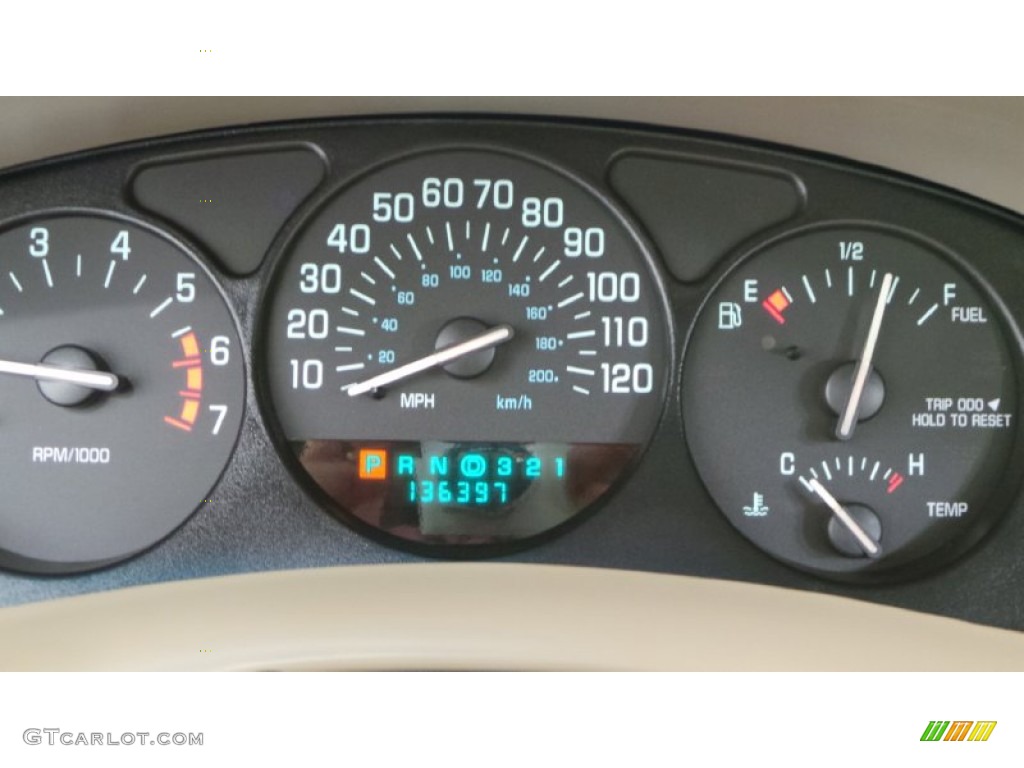 2003 Regal LS - White / Taupe photo #22