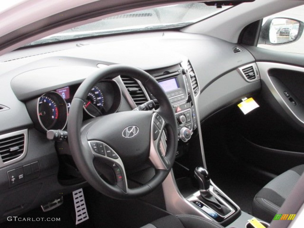 2013 Elantra GT - Monaco White / Black photo #8
