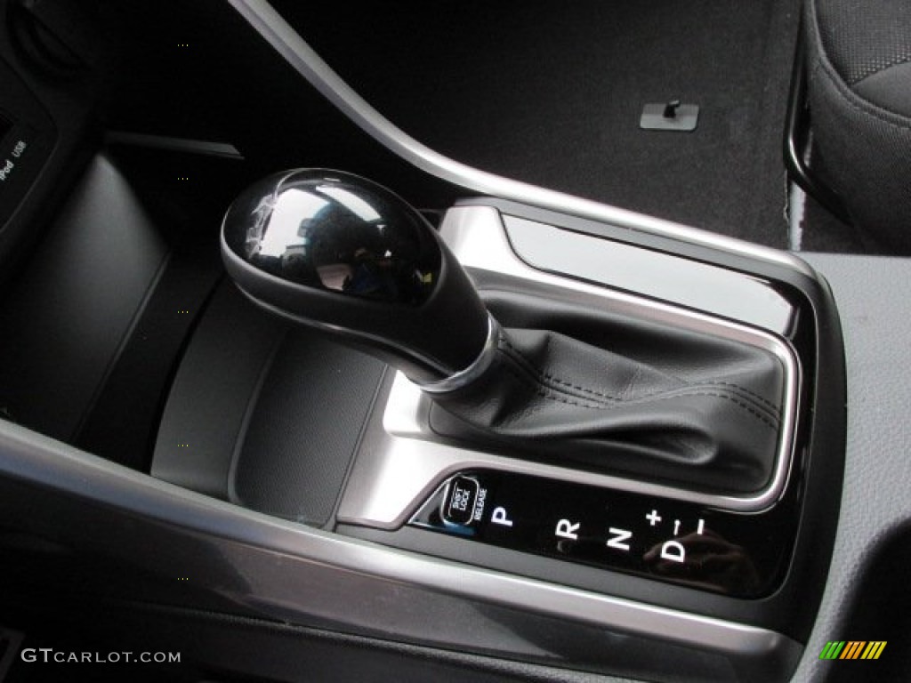 2013 Elantra GT - Monaco White / Black photo #10