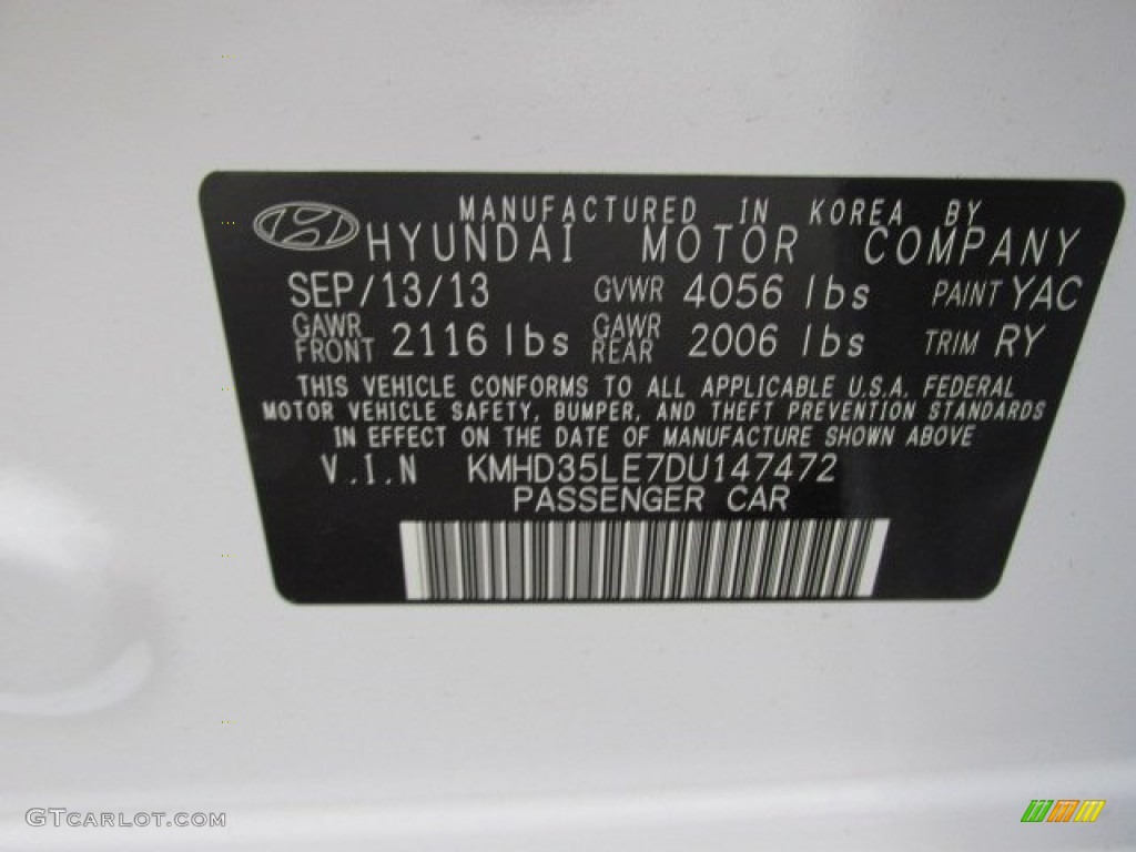 2013 Elantra GT - Monaco White / Black photo #15