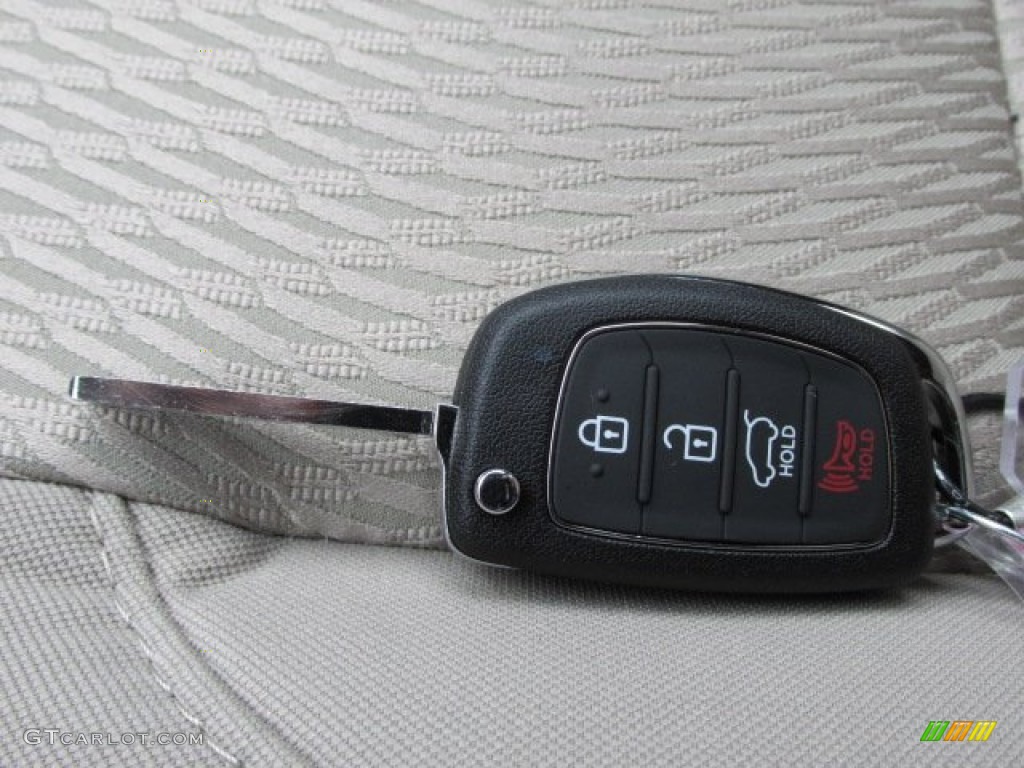 2014 Hyundai Santa Fe Sport AWD Keys Photos