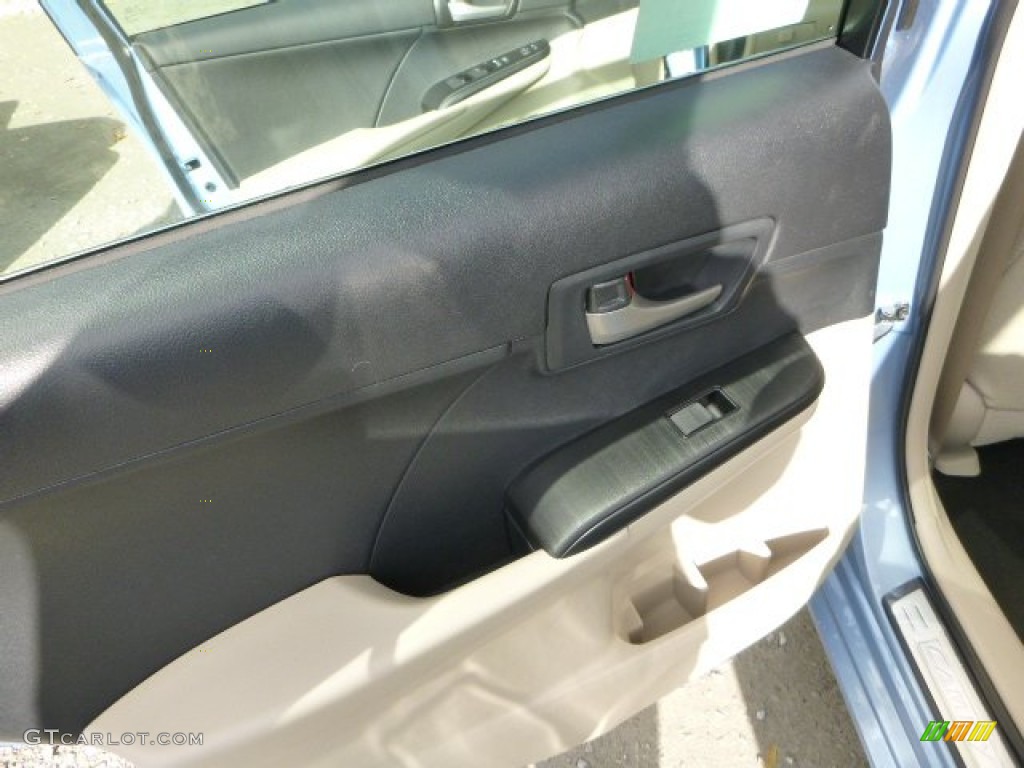 2014 Camry LE - Clearwater Blue Metallic / Ivory photo #13