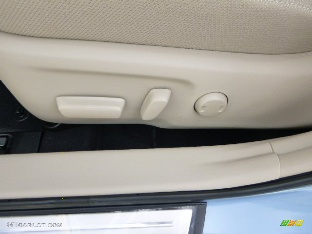 2014 Camry LE - Clearwater Blue Metallic / Ivory photo #15