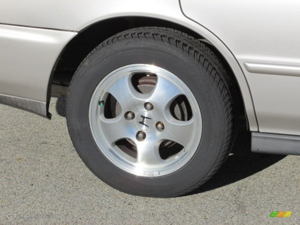 1997 Honda Accord SE Sedan Wheel Photos