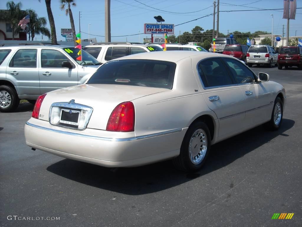 1999 Town Car Cartier - Ivory Parchment Pearl Tri-Coat / Light Parchment photo #30