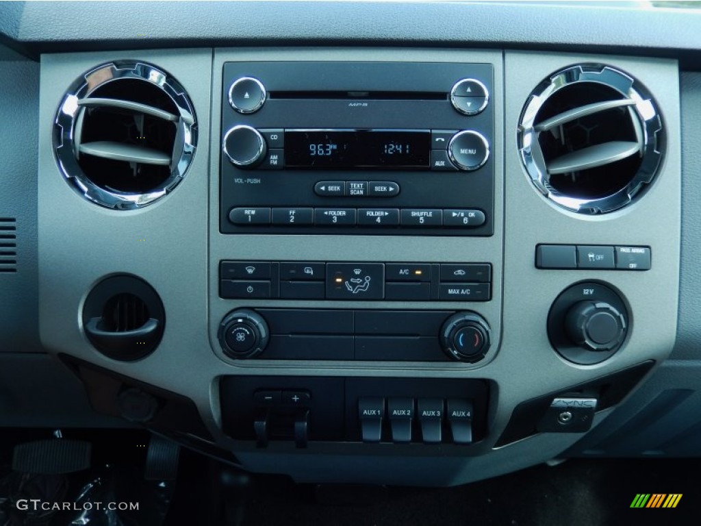 2014 Ford F350 Super Duty XLT Regular Cab 4x4 Chassis Controls Photo #87472460