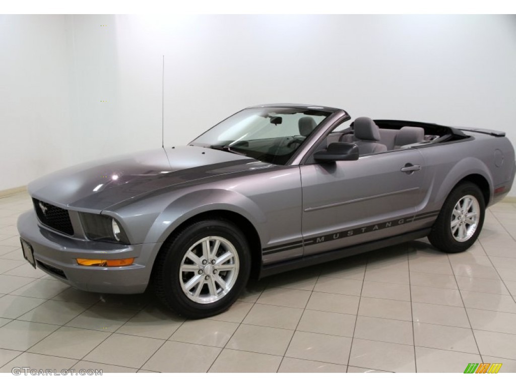 2007 Mustang V6 Deluxe Convertible - Tungsten Grey Metallic / Light Graphite photo #4