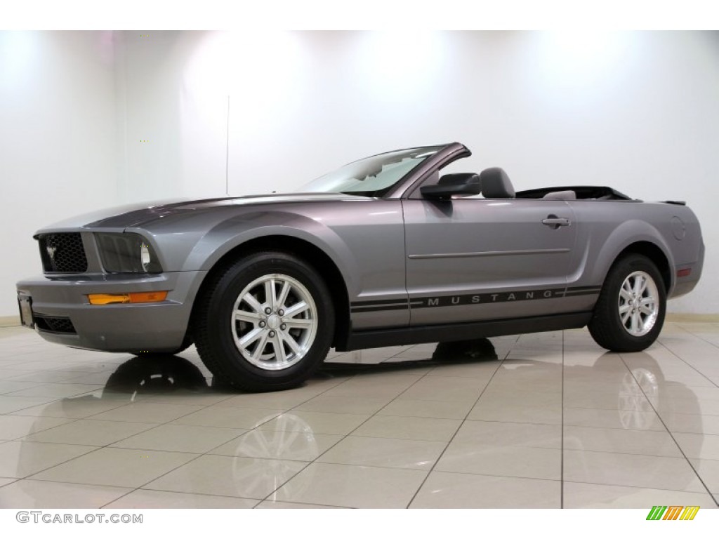 2007 Mustang V6 Deluxe Convertible - Tungsten Grey Metallic / Light Graphite photo #25