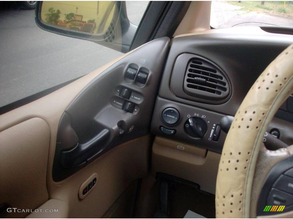 1998 Town & Country LXi - Taupe Metallic / Camel photo #12