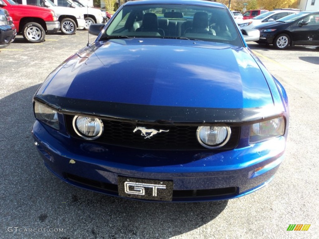 2005 Mustang GT Premium Coupe - Sonic Blue Metallic / Dark Charcoal photo #2
