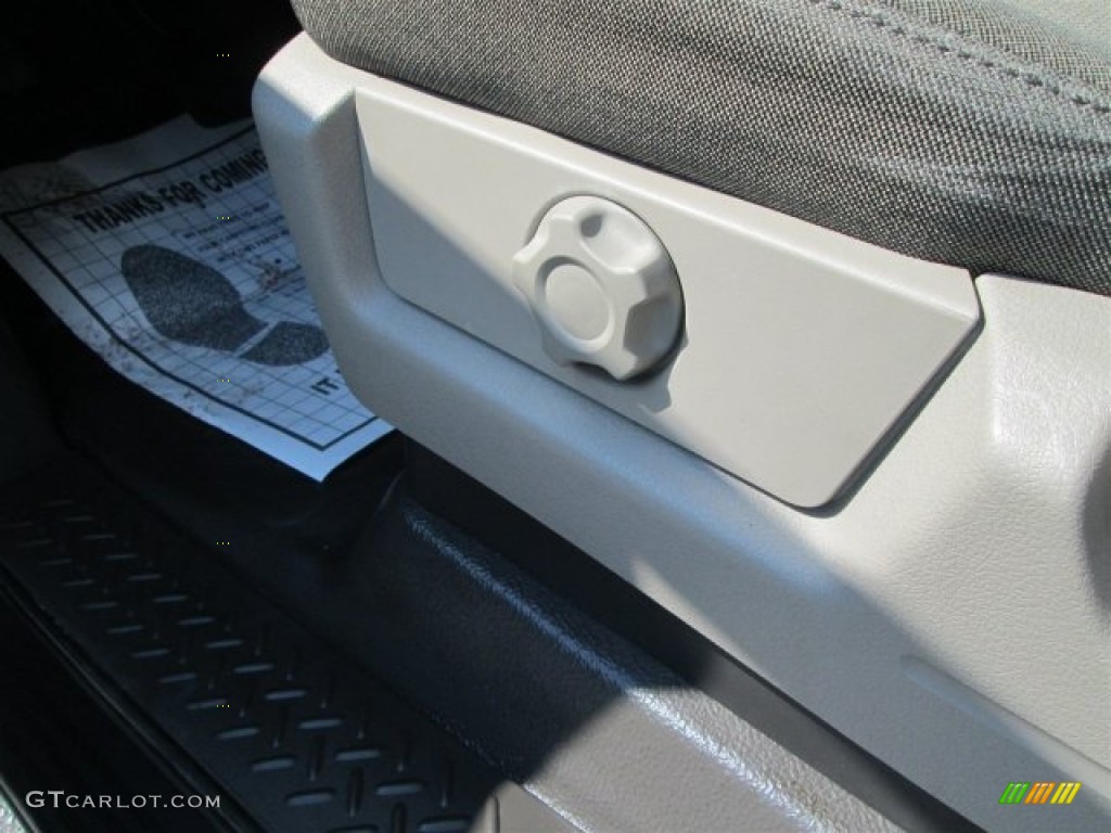 2010 F150 XL SuperCab - Oxford White / Medium Stone photo #13