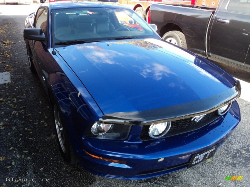 2005 Mustang GT Premium Coupe - Sonic Blue Metallic / Dark Charcoal photo #20