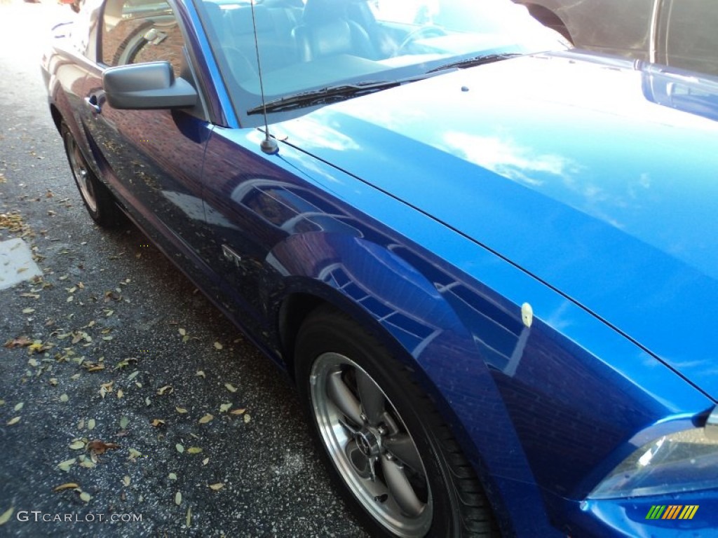 2005 Mustang GT Premium Coupe - Sonic Blue Metallic / Dark Charcoal photo #21