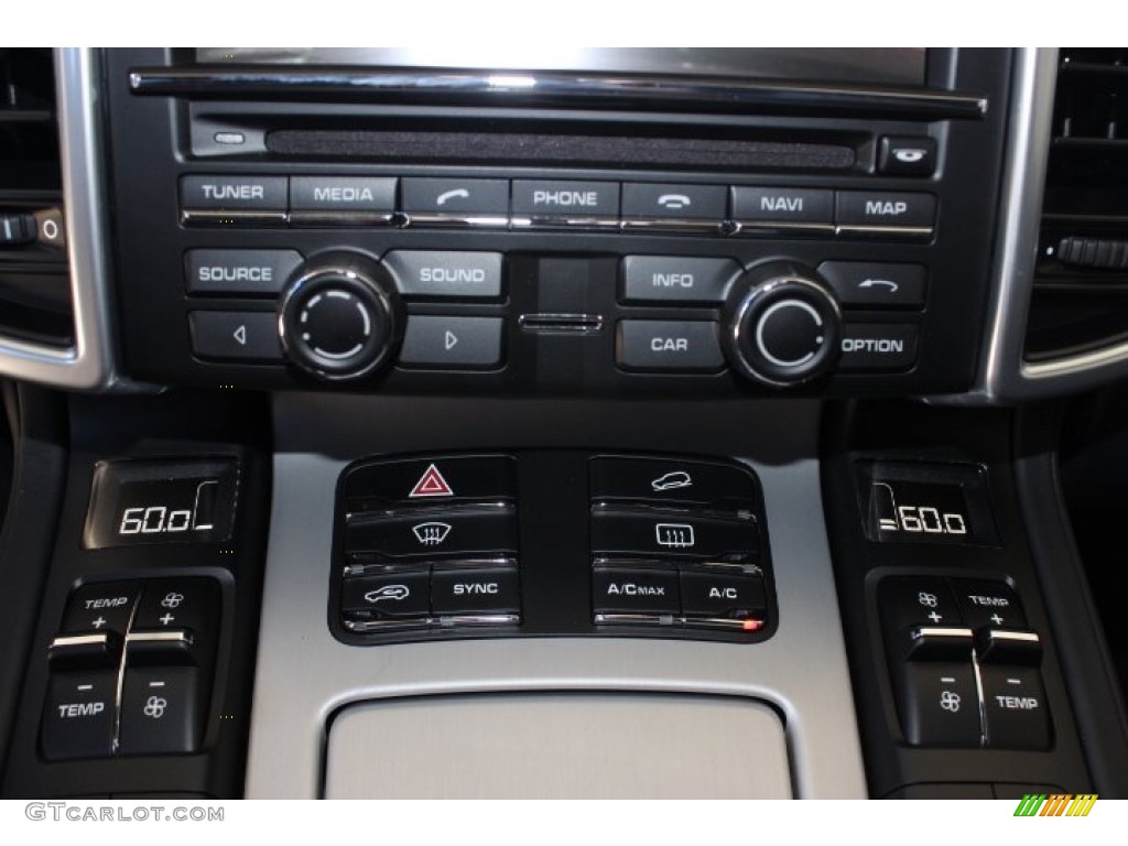 2014 Porsche Cayenne GTS Controls Photo #87487451