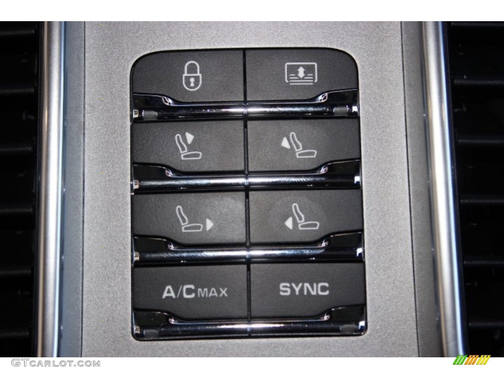 2014 Porsche Panamera 4S Executive Controls Photo #87488165