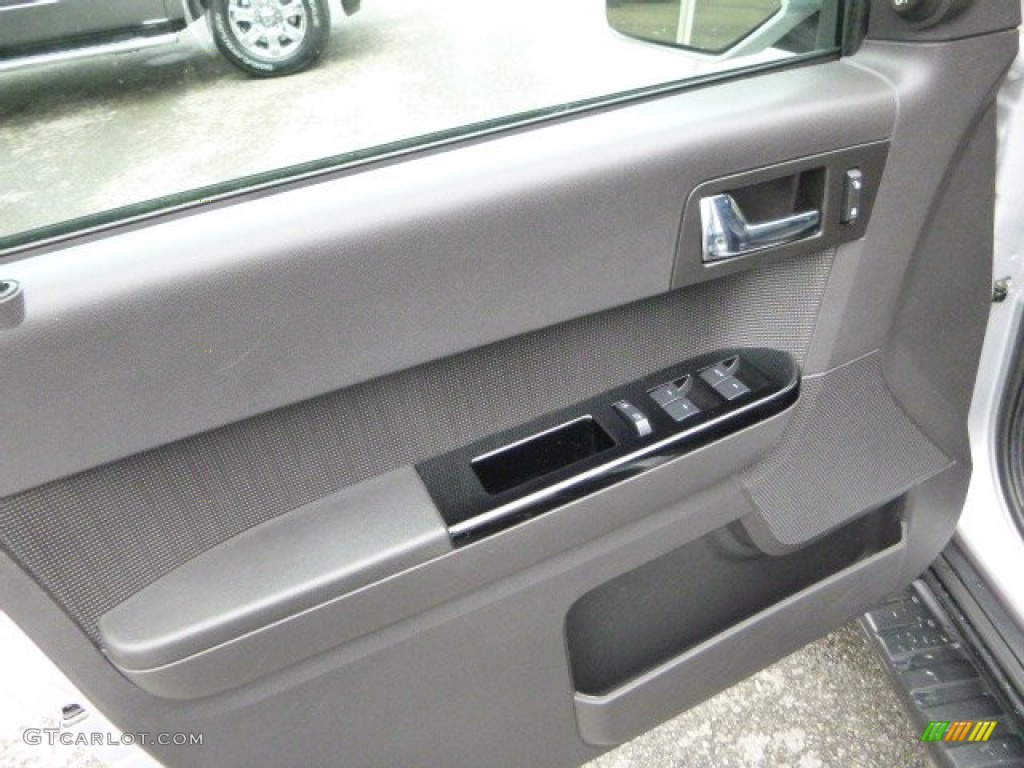 2011 Escape Limited V6 4WD - Ingot Silver Metallic / Charcoal Black photo #19