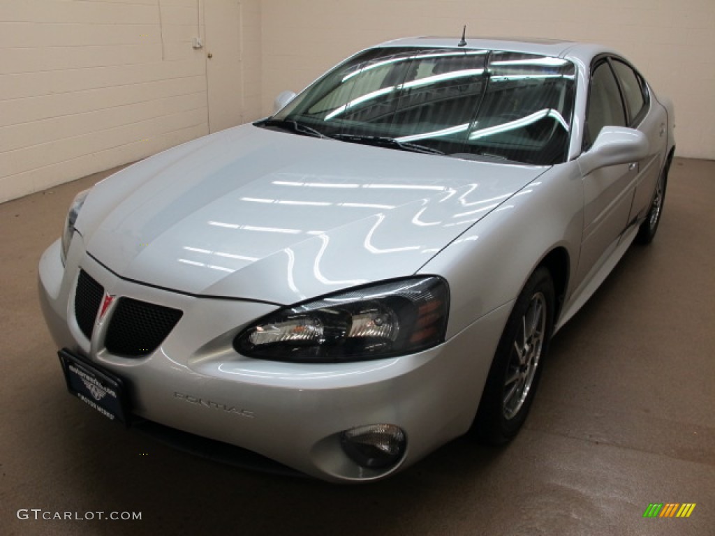 2004 Grand Prix GTP Sedan - Galaxy Silver Metallic / Dark Pewter photo #4