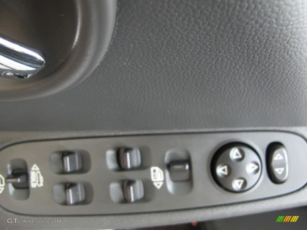 2004 Grand Prix GTP Sedan - Galaxy Silver Metallic / Dark Pewter photo #35