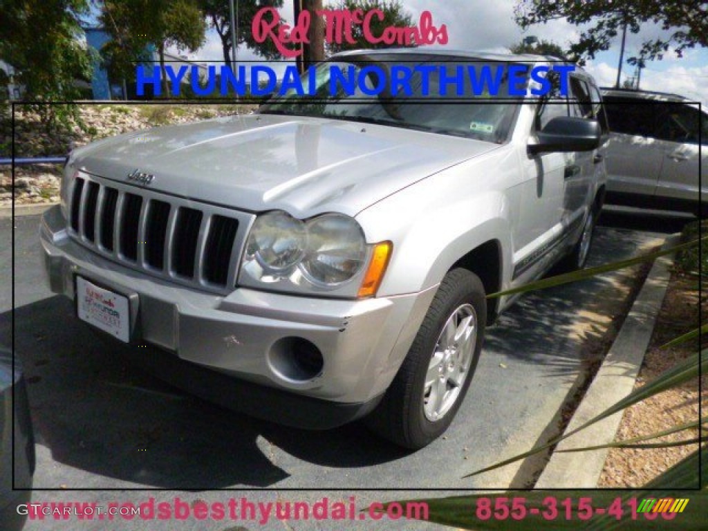 Bright Silver Metallic Jeep Grand Cherokee