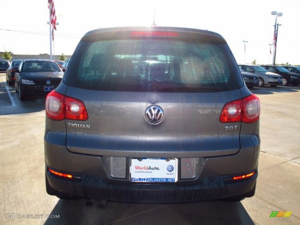 2010 Tiguan SE - Alpine Grey Metallic / Charcoal photo #5