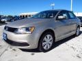 Moonrock Silver Metallic - Jetta SE Sedan Photo No. 3