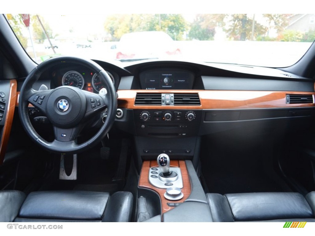 2007 BMW M5 Sedan Dashboard Photos