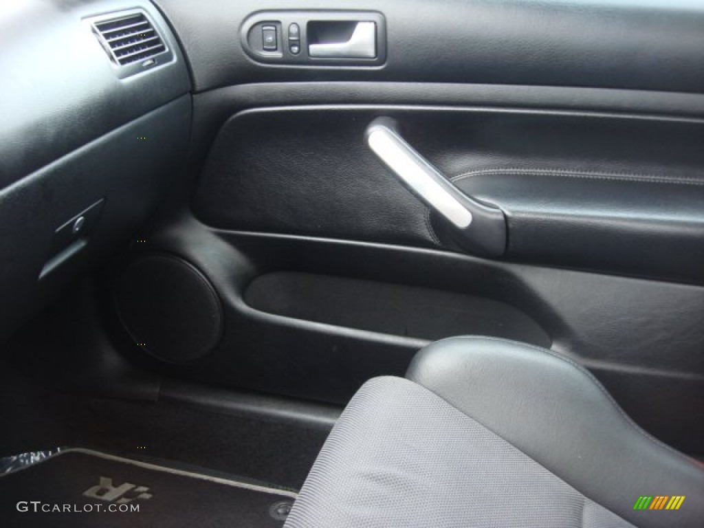 2004 R32  - Deep Blue Metallic / Black Leather photo #25