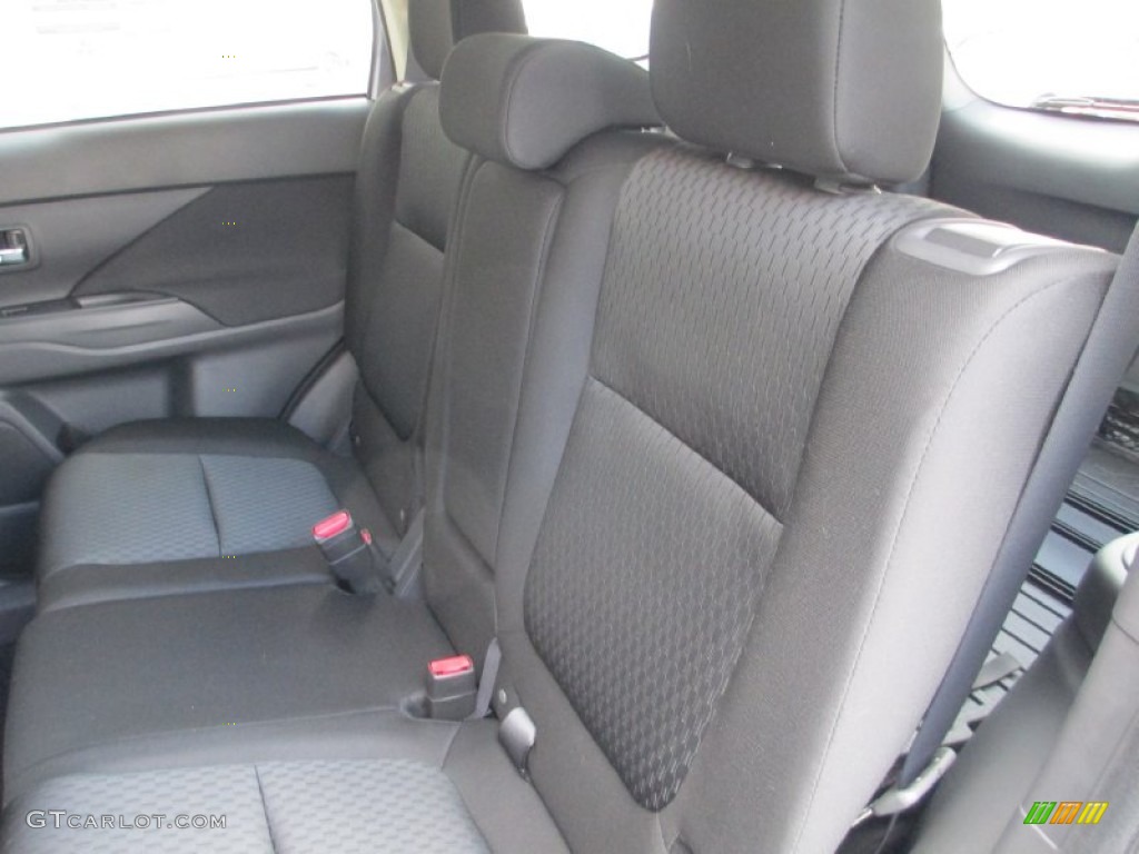 2014 Mitsubishi Outlander SE S-AWC Rear Seat Photos