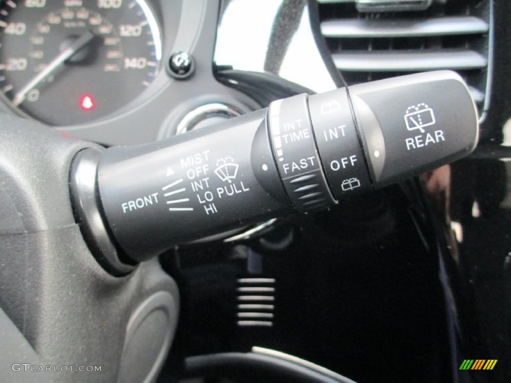 2014 Mitsubishi Outlander SE S-AWC Controls Photo #87512140